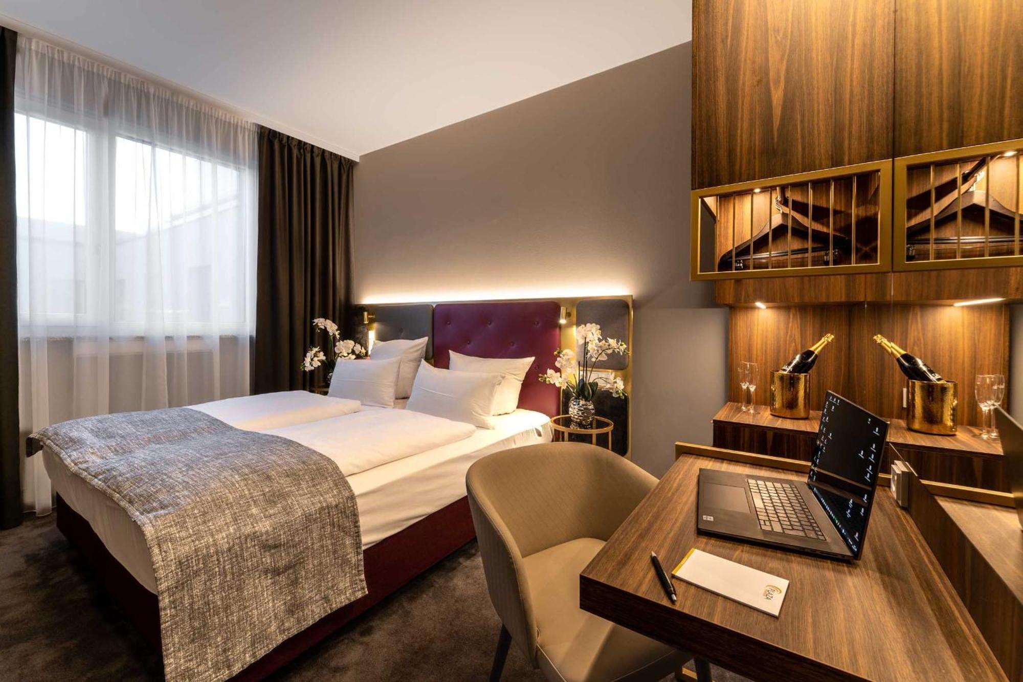 Plaza Premium Muenchen Hotel Exterior photo